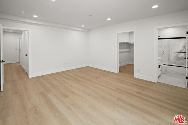 Building Photo - 2700 Fletcher Dr