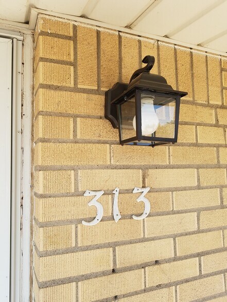 Building Photo - 311 -313 16th Ave Ct