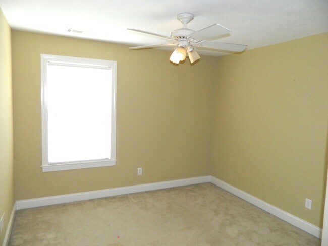 Building Photo - 4108 Dewaal St