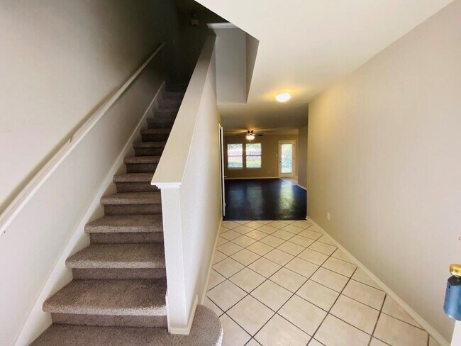 Building Photo - 3304 Kissman Dr
