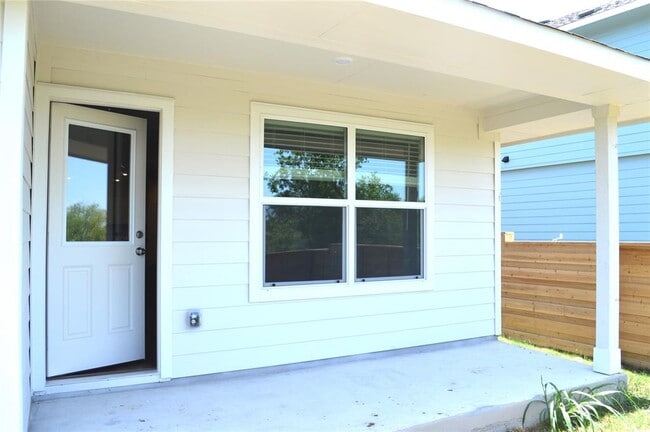 Building Photo - 1524 Marley