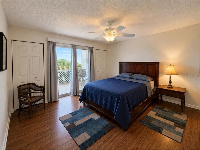 Building Photo - 2616 Cove Cay Dr
