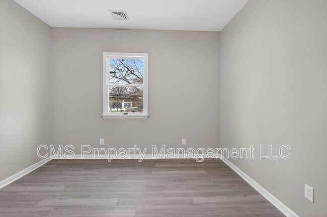 Building Photo - 378 Grand St