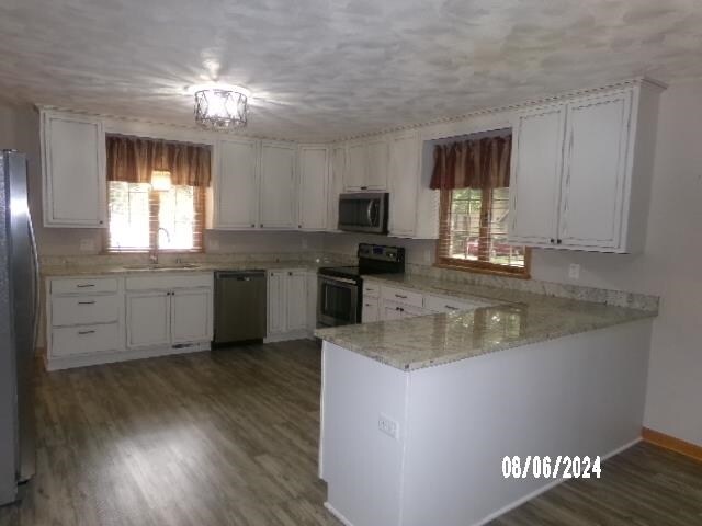 Building Photo - 830 Sherwood Dr NE