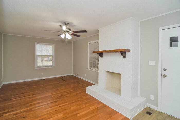 Building Photo - 212 Brady Dr