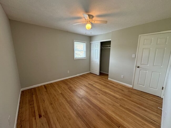 Building Photo - South AVL - 3/2 with Sunroom and Flex Space!