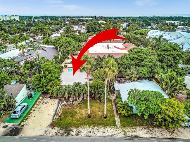 Building Photo - 1313 NE 11th St