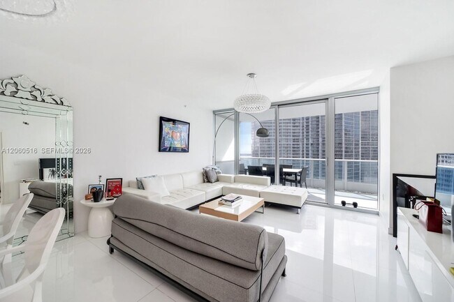 Building Photo - 200 Biscayne Blvd Way