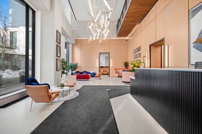 Building Photo - 11 Hoyt St