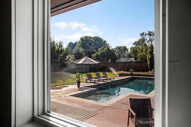 Building Photo - Furnished Short-Term Rental in Eagle – Pool & Prime Location!