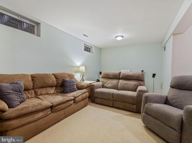 Building Photo - 2 W Kyla Marie Dr