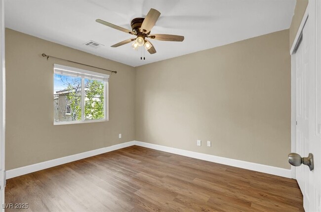Building Photo - 8556 Osmerea Ct
