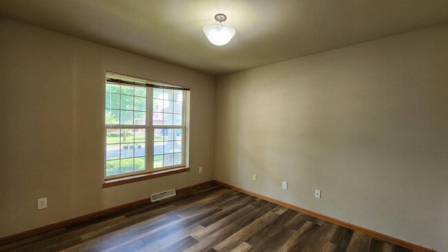Building Photo - 9412 Briar Haven Dr