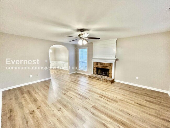 Building Photo - 2250 Winthrope Way Dr