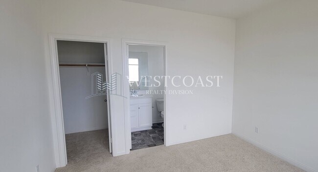 Building Photo - 25134 Sand Wedge Dr