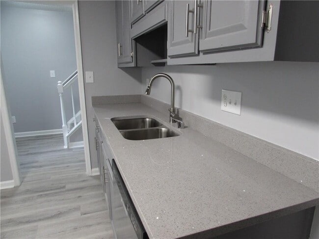 Building Photo - 1774 Twin Brooks Dr SE