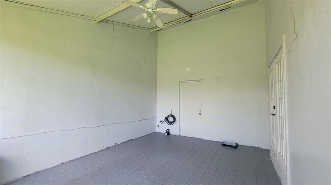 Building Photo - 9520 W Daffodil Ln