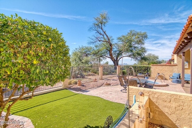 Building Photo - 1148 Cam Diestro