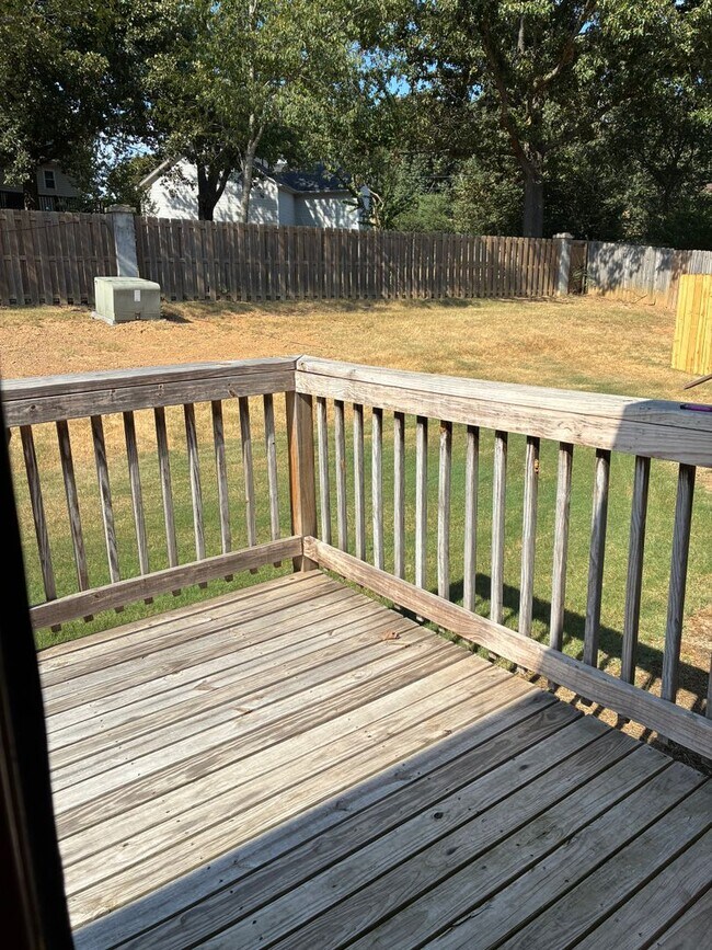 Building Photo - 2702 Oak Meadow Pl