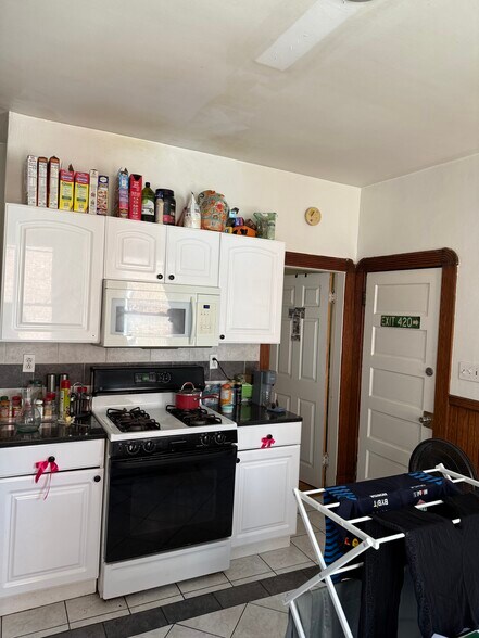 Building Photo - 4 Litchfield St