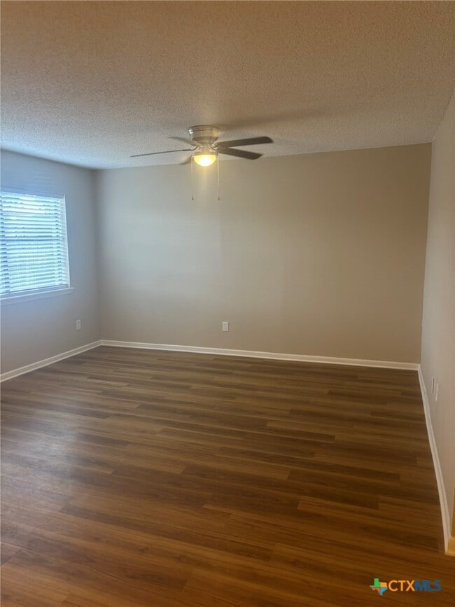 Building Photo - 104 Milann St