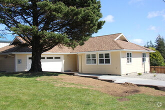 Building Photo - 3 Bed, 2 Bath Single Level Home