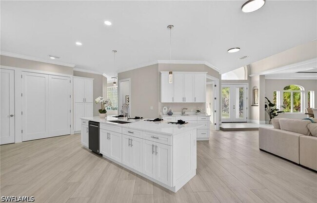 Building Photo - 6461 Livingston Woods Ln