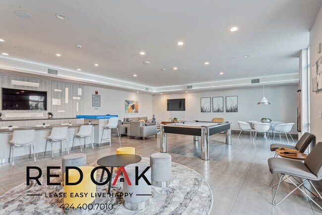 Building Photo - ~6 Weeks FREE~ Stunning and Sunlit One Bed...