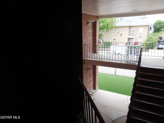 Building Photo - 701 W Yandell Dr