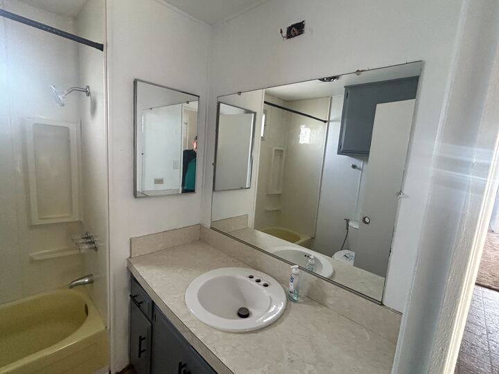 Building Photo - 530 S Alma School Rd