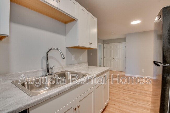 Building Photo - 328B Old Plantation Road