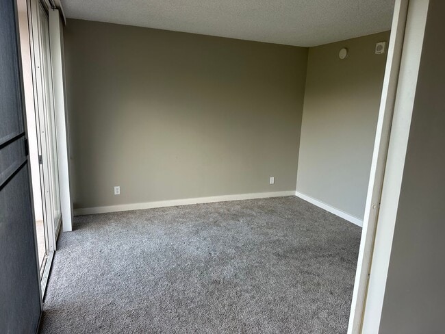 Building Photo - 84-710 Kili Dr #1215