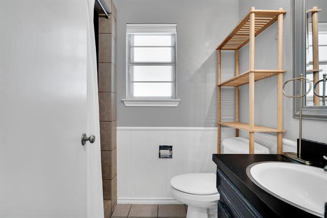 Building Photo - 202 Vanderbilt Ln