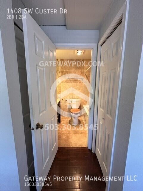 Building Photo - 1408 SW Custer Dr