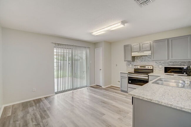 Building Photo - 12219 Raw Silver