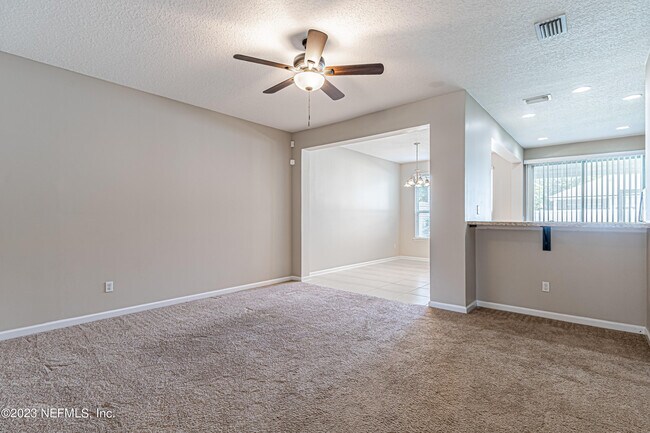 Building Photo - 3861 Aubrey Ln