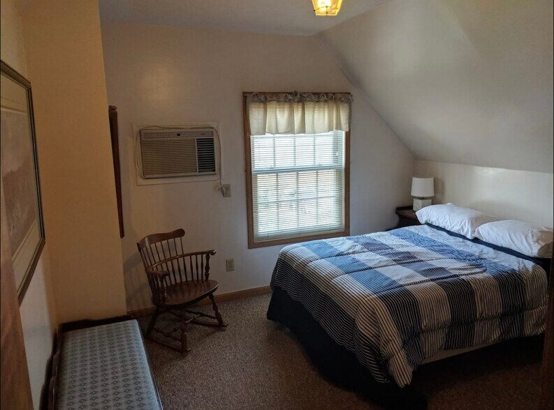 Upstairs bedroom - 855 E Front St