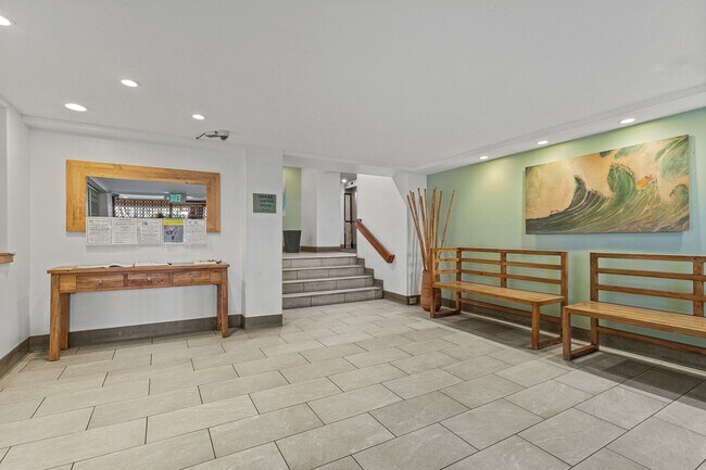 Building Photo - Corner 1BR in Waikiki - Diamond Head Views, All Utilities Included
