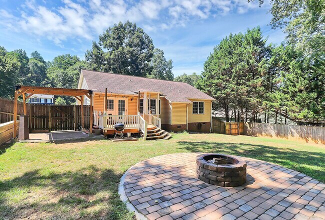 Building Photo - 105 Antelope Dr