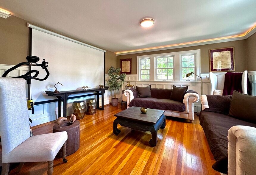 Building Photo - 27 Gammons Rd