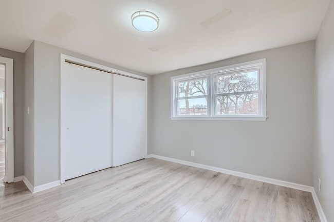Building Photo - 236 E 92nd St