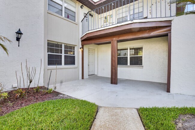 Building Photo - Well appointed 2/2  1st floor condo in beautiful Winter Garden. Available Now!