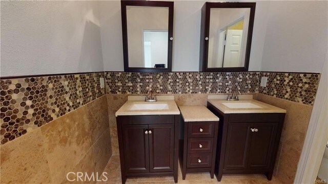 Building Photo - 1952 Adobe Ave