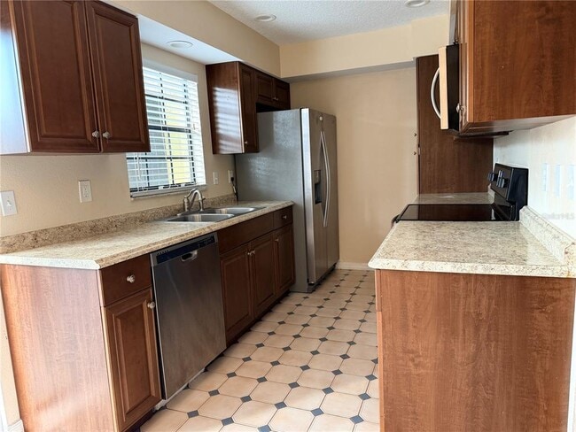 Building Photo - 3220 Oak Lawn Pl