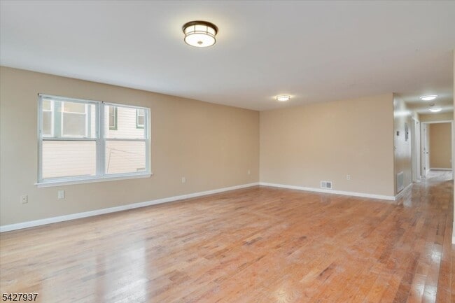 Building Photo - 150 N Munn Ave
