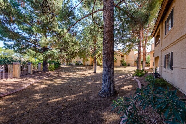 Building Photo - 9775 N 94th Pl