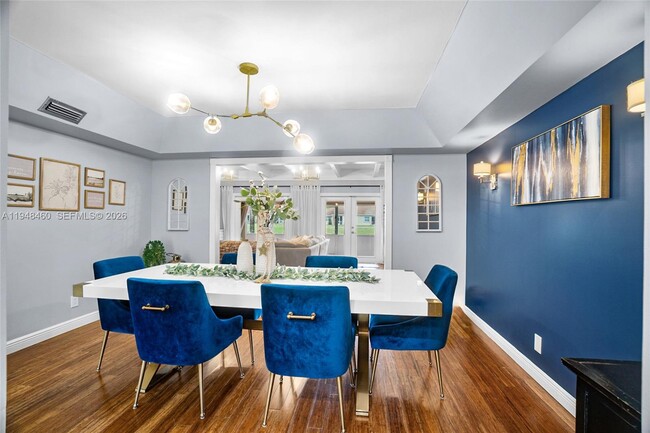 Building Photo - 505 Maplewood Dr