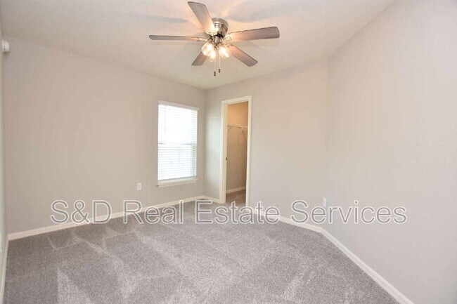 Building Photo - 372 Cascara Ln
