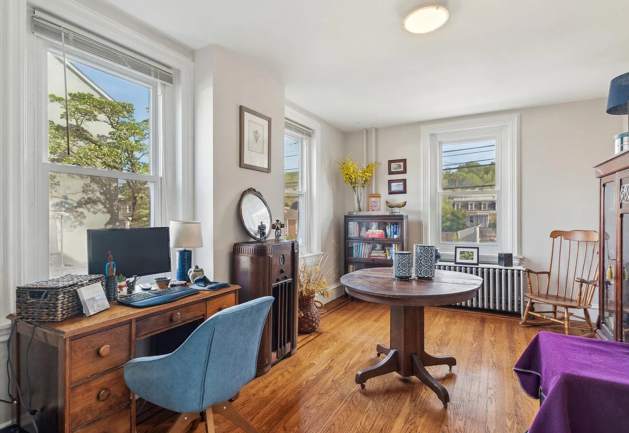 Building Photo - 814 E Hector St