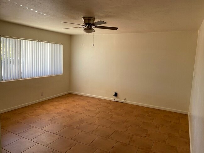 Building Photo - For Rent